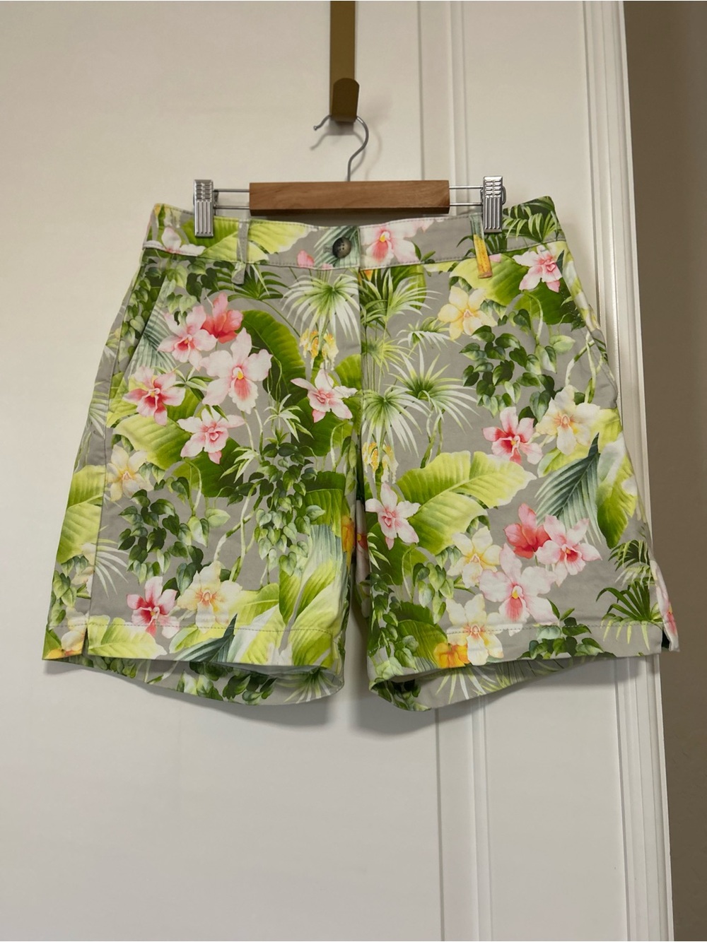🌺🌼🌸Tommy Bahama Hawaiian  Tropical Floral Bermuda Shorts 🌸🌼🌺 - Picture 11 of 13